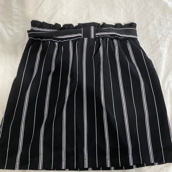 Black Tie Waist Skirt - Picture 3 of 5